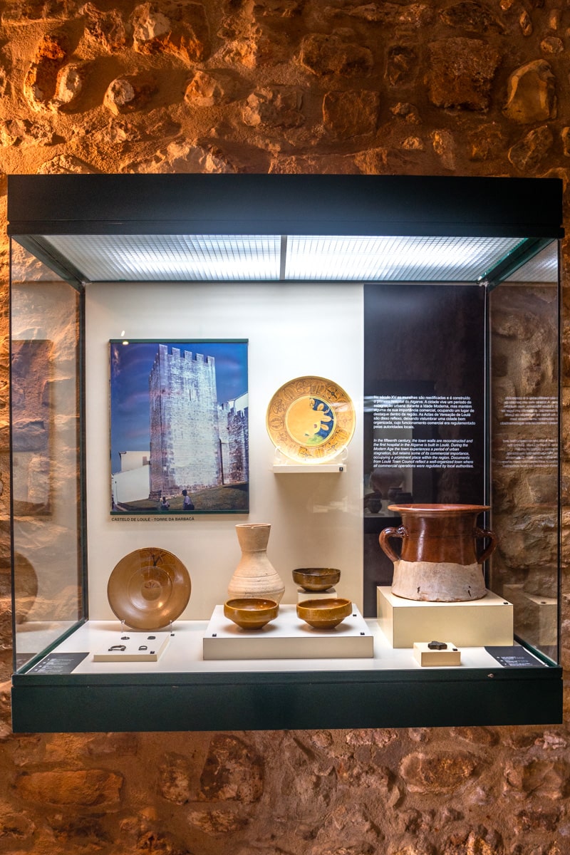Vitrine au musée municipal de Loulé