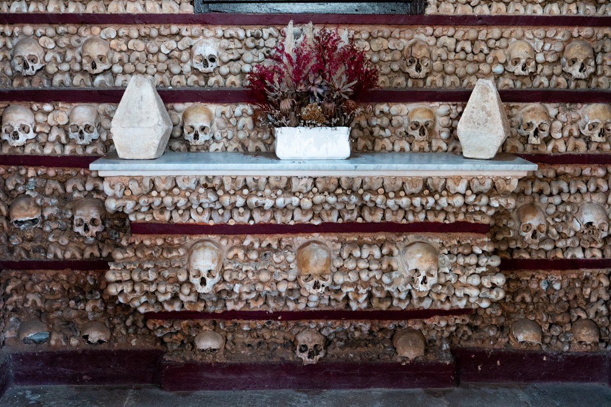 Autel de la Chapelle des Os